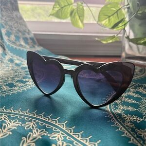 Heart-Shaped Black Sunglasses